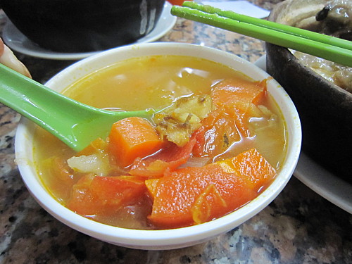 Small bowl of housemade soup (pork and carrots and tomatoes) HK$8/US$1