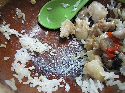 No rice stuck to the clay pot bottom