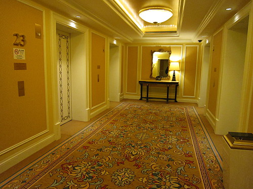 Guest rooms lifts area