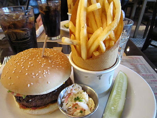 Classic Combo with fries and drinks HK$138/US$17