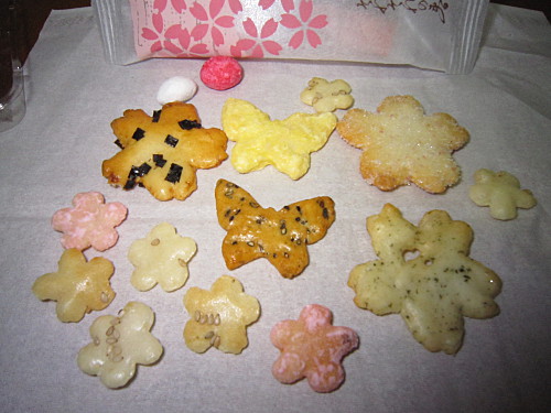 Awwww, cute sakura shapes