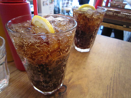 Coke 350Yen/US$4.3