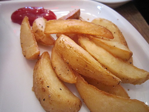 All burgers (except Killer Burger) come with thick-cut fries