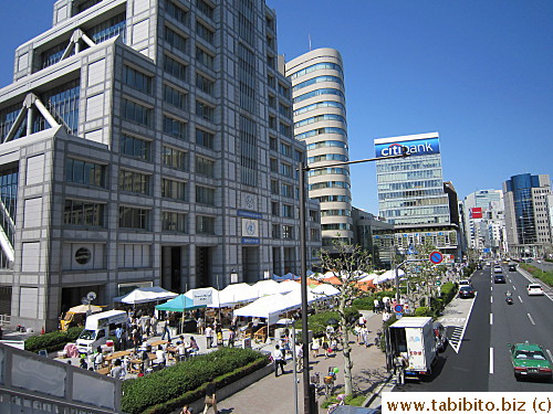 Farmer's Market at UNU is right on Aoyama Dori Street