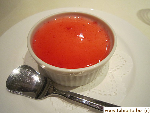 Dessert for Casual Course(panacotta with raspberry sauce)