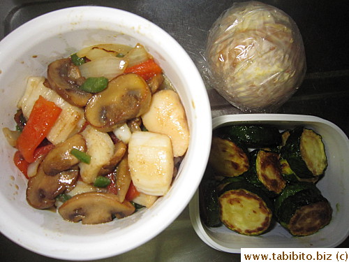 Stirfried scallop with veggies, seared zucchini, orange