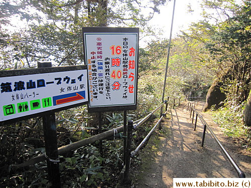 Better yet, we can take the ropeway that will take 6 minutes to the base, hahaha!