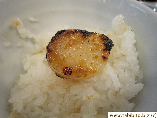 Korean mochi (sticky rice cake) after grilling is delicious