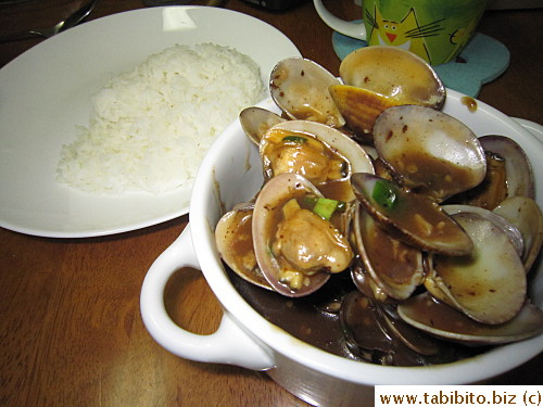 Stirfried clams in black bean sauce served with jasmine rice