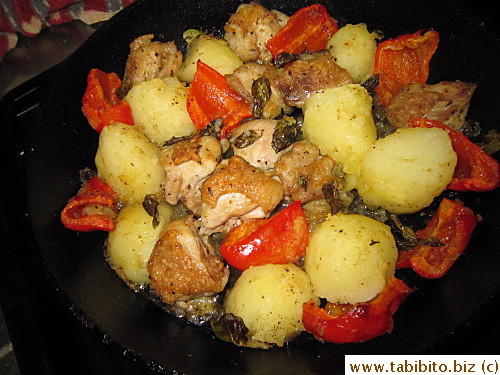 Chicken, potato and bell pepper bake