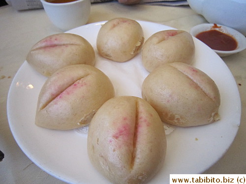 A friend of dad's brought over Chinese birthday buns while we were having dim sum lunch on dad's birthday