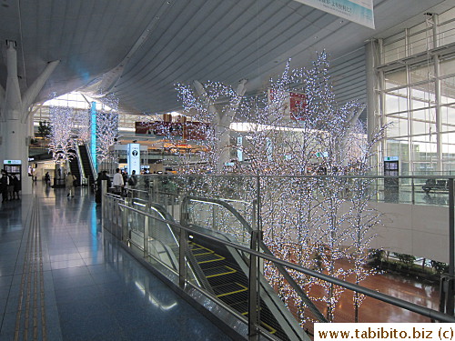 Scant Christmas decorations in Haneda Airport
