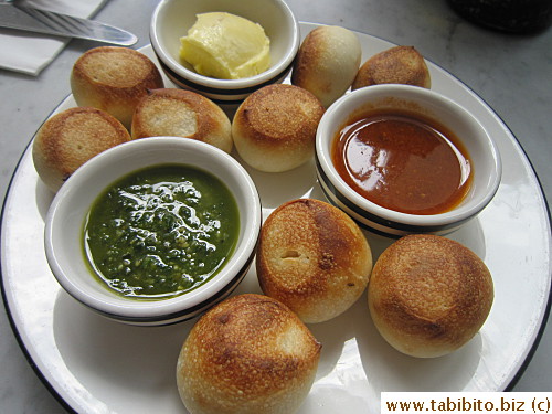 Baked dough balls were tiny but nice and fresh, the Genovese dipping sauce was yummy!