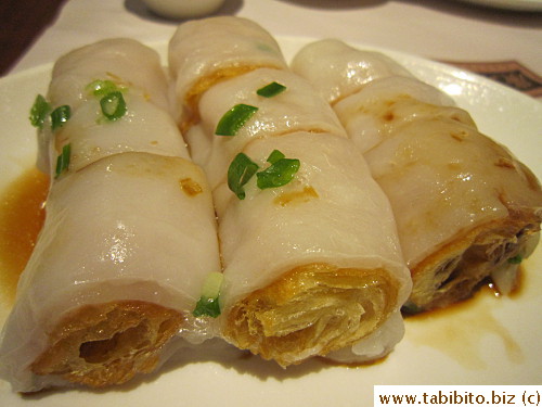 Rice rolls on cruller, yummy