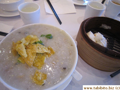 My niece likes congee (surprisingly)