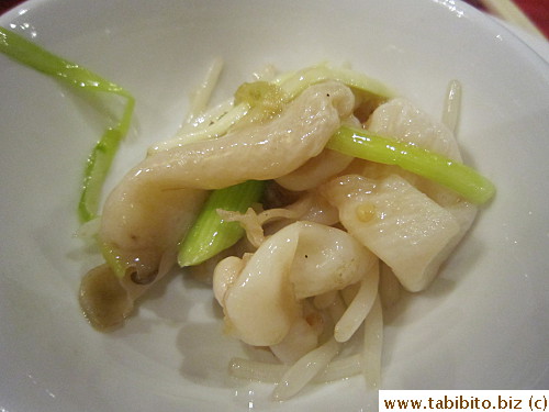 Stirfried fresh clam meat and abalone