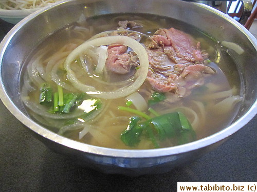 Raw beef noodles