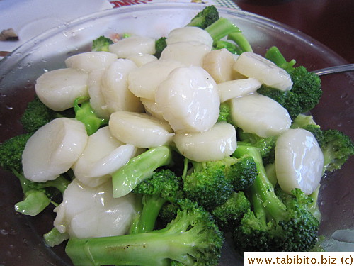 Broccoli with Australian scallops