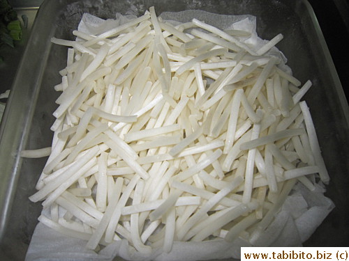 We like uncooked bean sprouts in our noodles
