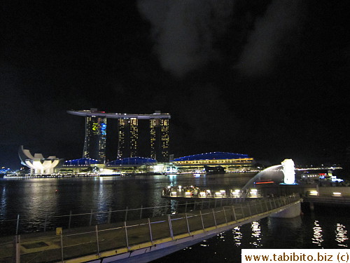 The view while walking towards Merlion