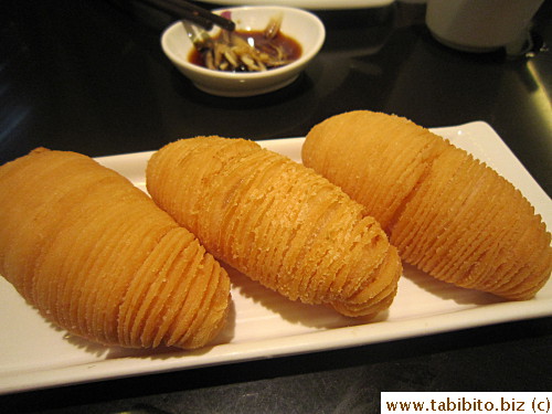 Deep-fried flaky things with daikon filling