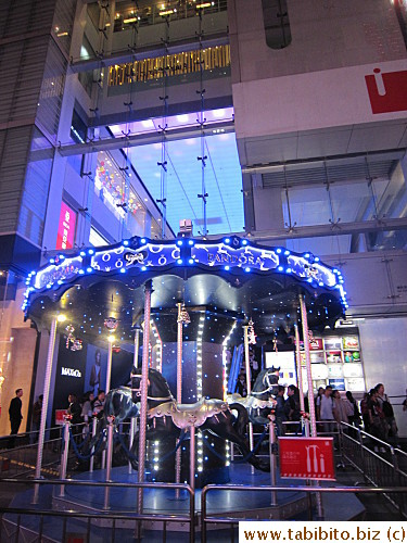 Mini carousel in front of iSquare