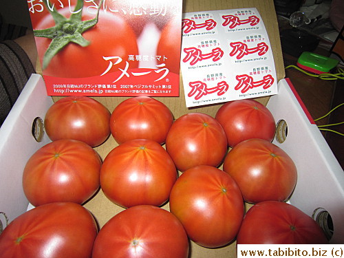 This box only cost about US$18, that's cheap for fruit tomatoes