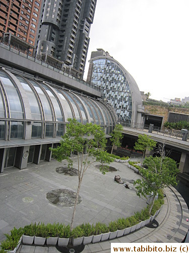 Cute design connecting the station to the park