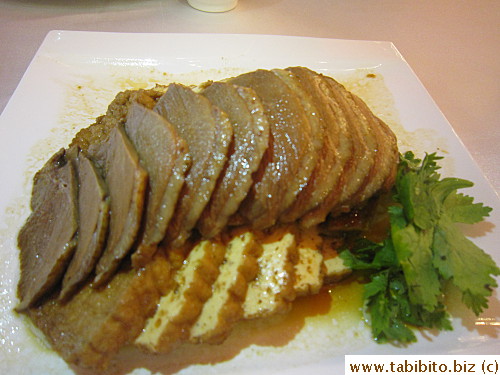 How can you not order braised goose in a restaurant that serves Chao Shu cuisine?