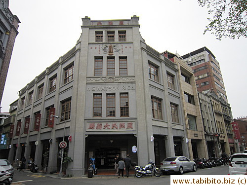 A beautiful building in Dihua Street