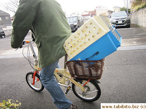 KL takes MT to the vet (for flu symptoms) on my tiny bike