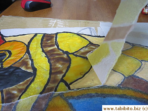 Baking (silicon) paper makes peeling off from the dry pattern very easy