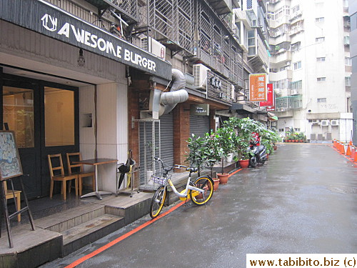 Awesome Burgers is close to Taipei City Hall Station (please google map)