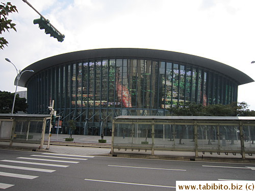 I like the moving pictures on the facade of Taipei Arena