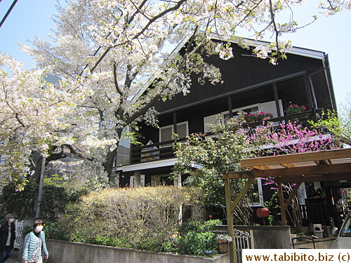 Some lucky people live in this house