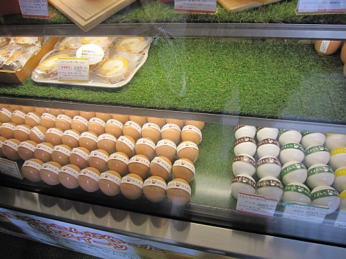 Original and green tea pudding